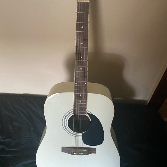 White acoustic stagg gutair - Picture 3 of 3